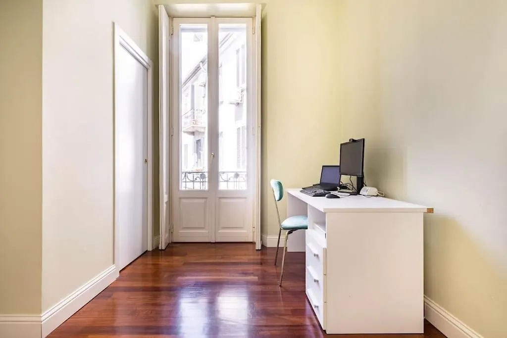 Peaceful Apartment In Porta Venezia Milan Italy