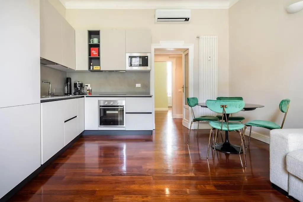 Peaceful Apartment In Porta Venezia Milan Italy