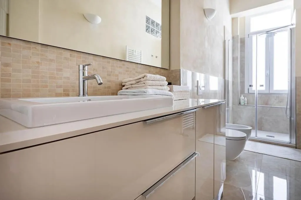 Peaceful Apartment In Porta Venezia Milan Italy