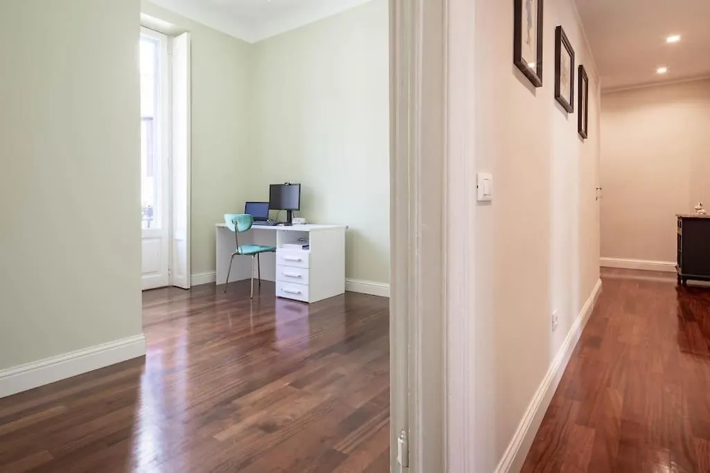 Peaceful Apartment In Porta Venezia Milan Italy